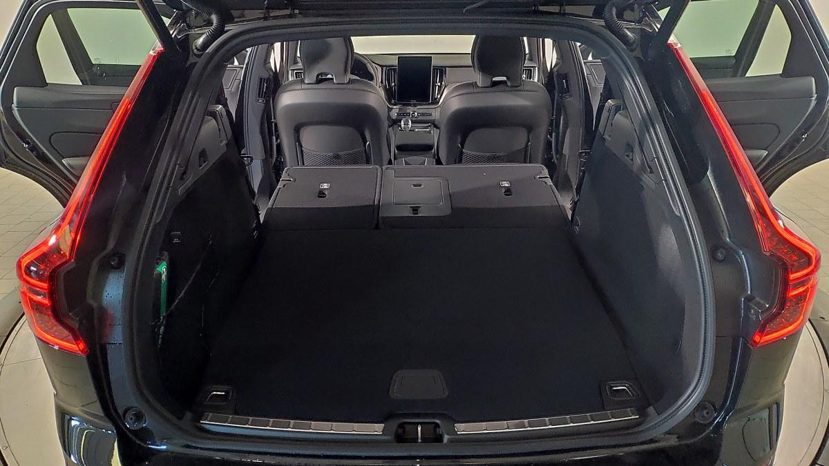 VOLVO Xc60 T6 Plug-In Hybrid Awd Autom. Plus Black Edition