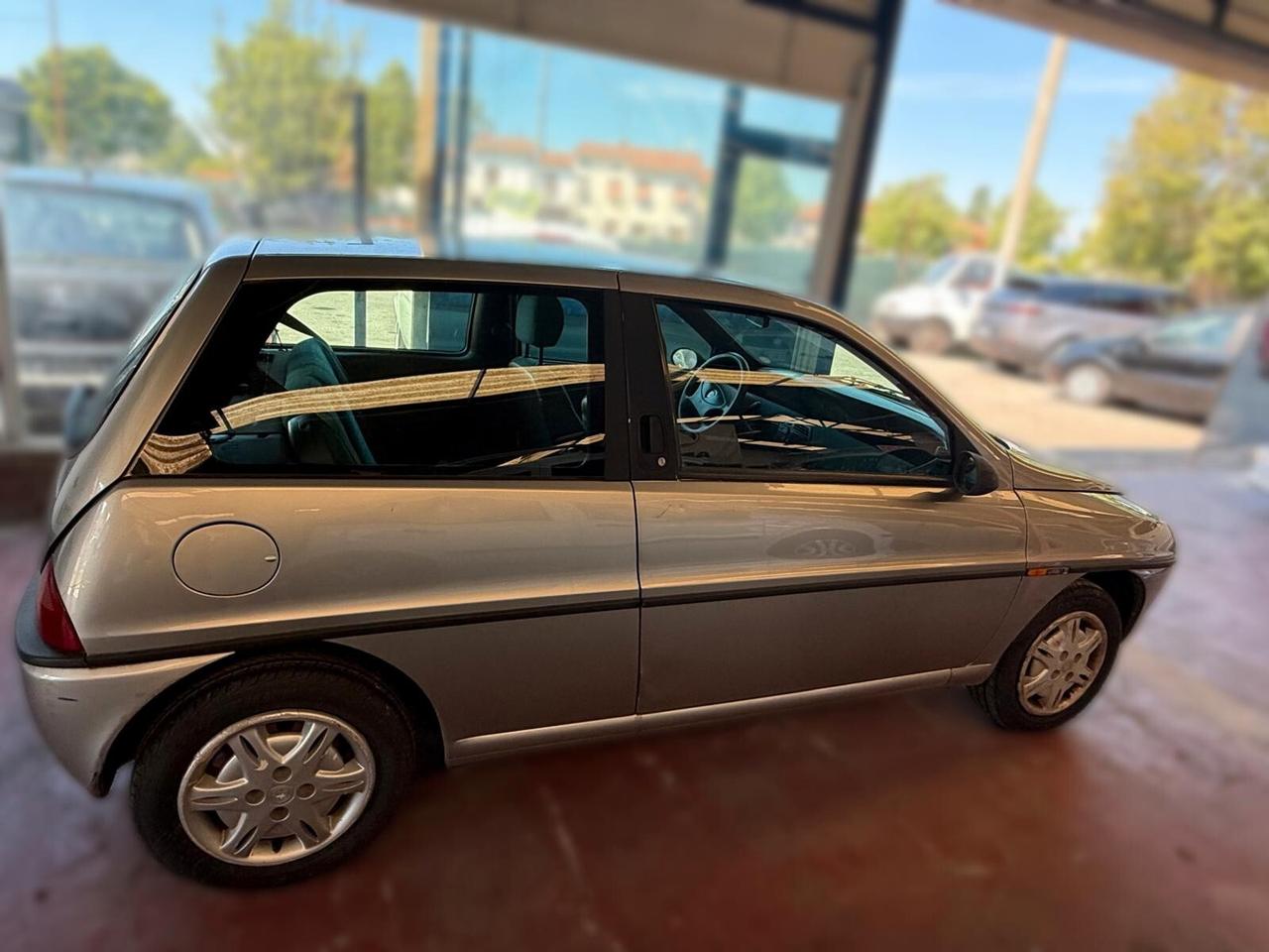 Lancia Y 1.2i 16V cat LE