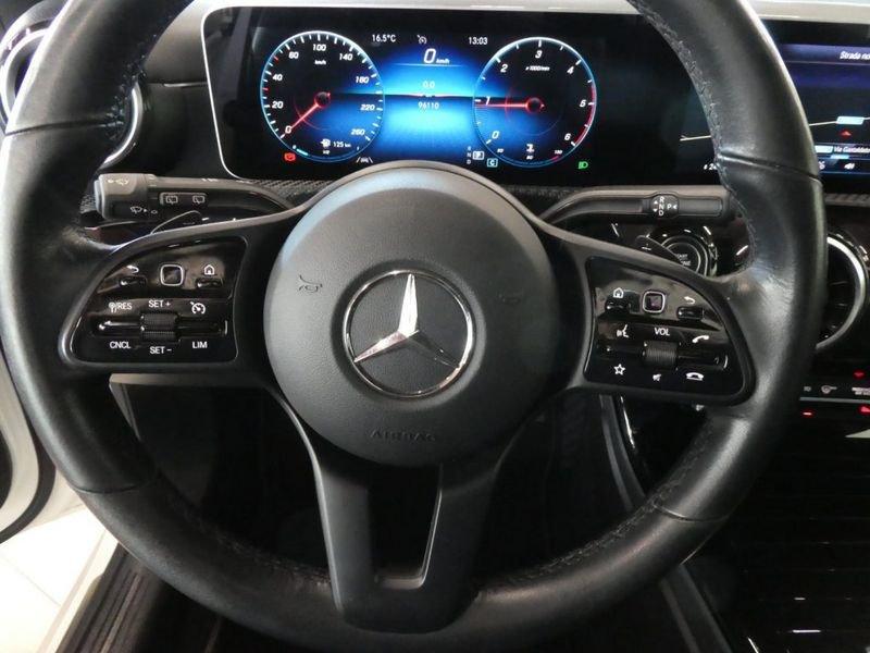 Mercedes-Benz Classe A A 180 d 116 Cv Automatic Sport - LED, Schermo XL, Camera