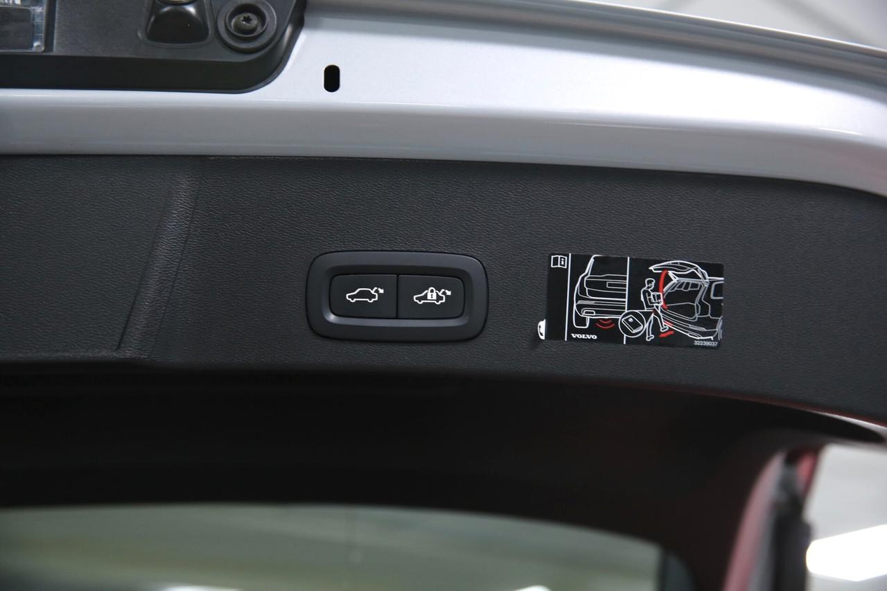 Volvo XC40 T5 Recharge Plug-in Hybrid Inscription auto