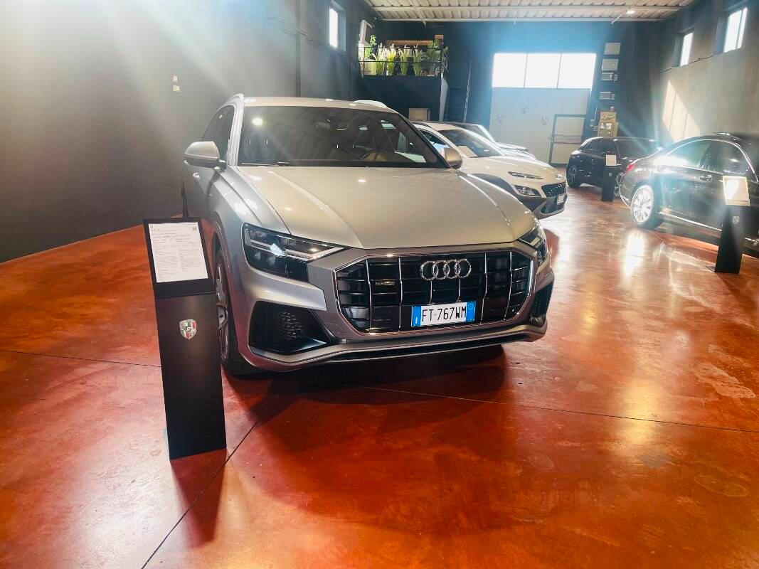 Audi Q8 50 3.0 tdi mhev quattro tiptronic 21''