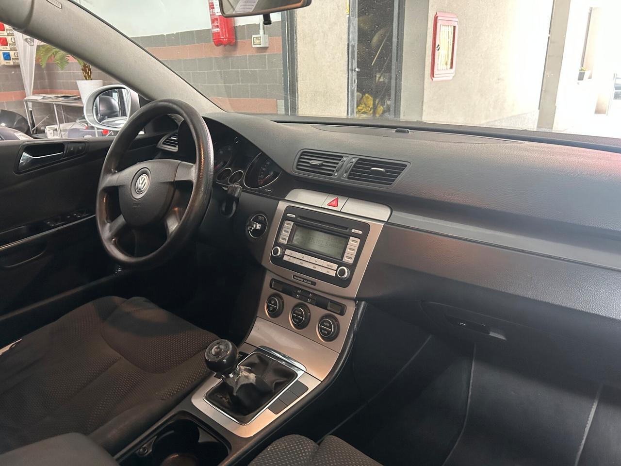 Volkswagen Passat 1.9 TDI/105CV Var. Comfortline adatta a neopatentati