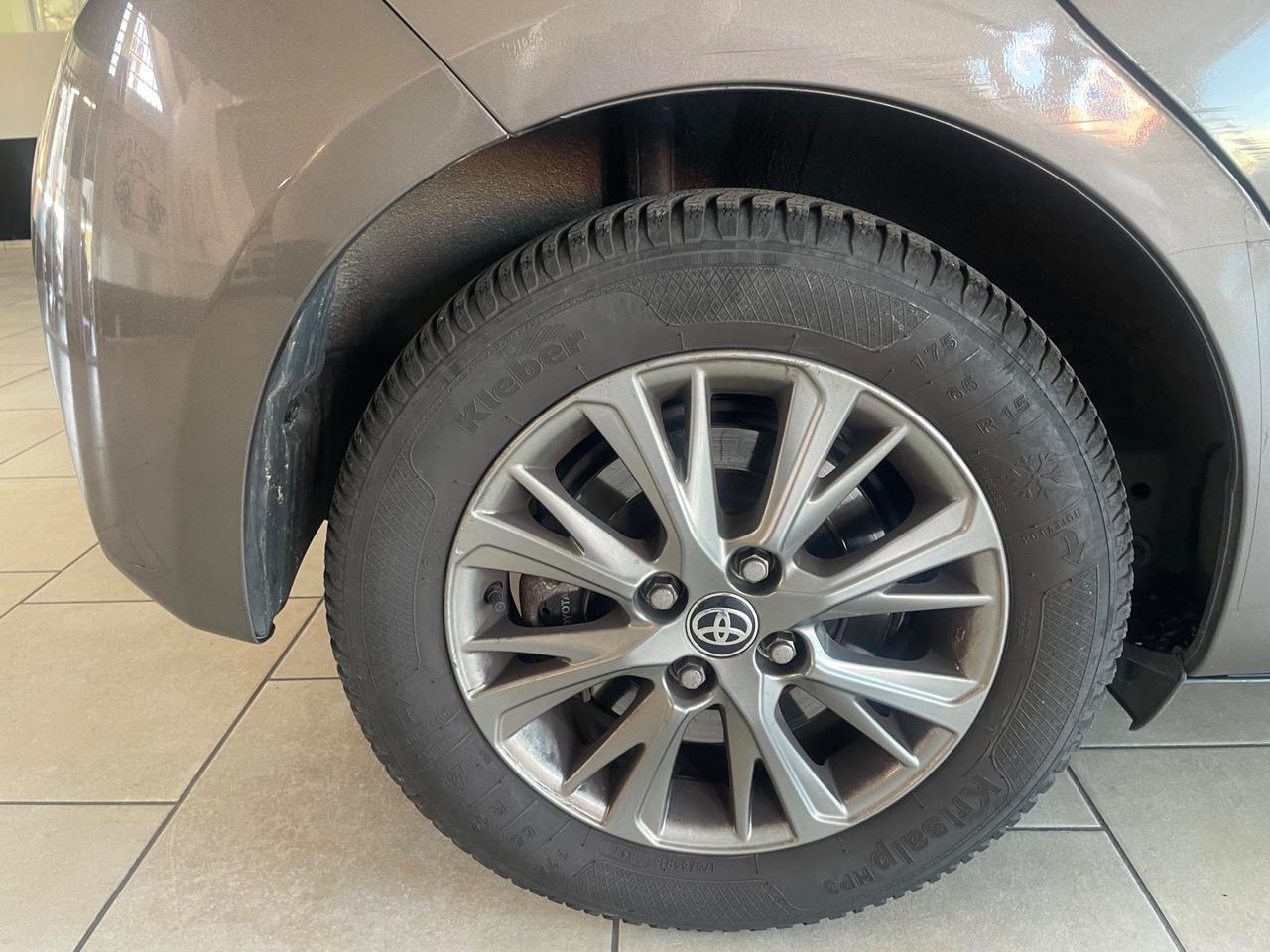 Toyota Yaris 1.5 Hybrid 5 porte Cool - Nessun vincolo -