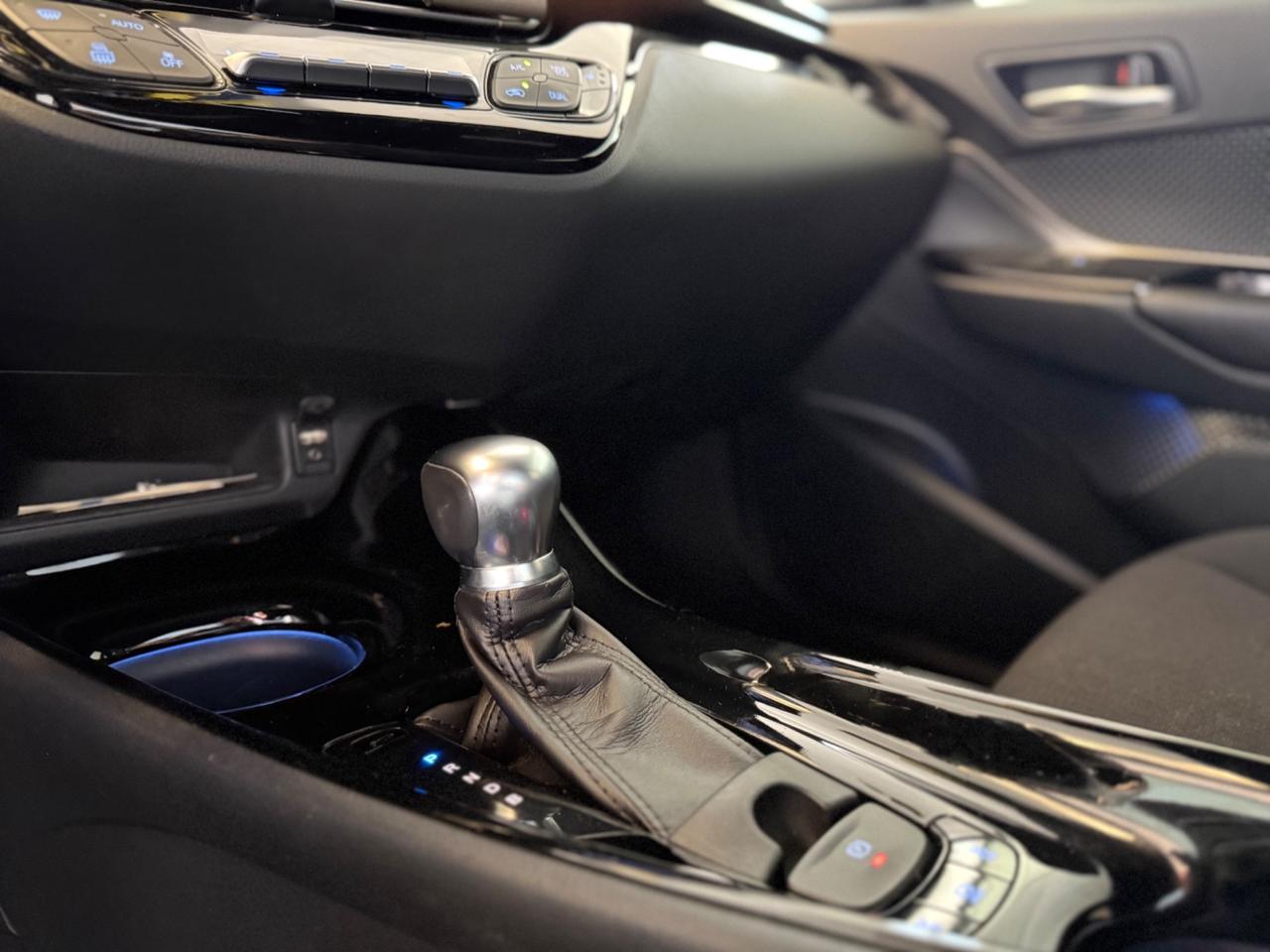 Toyota C-HR 1.8 Hybrid E-CVT Lounge