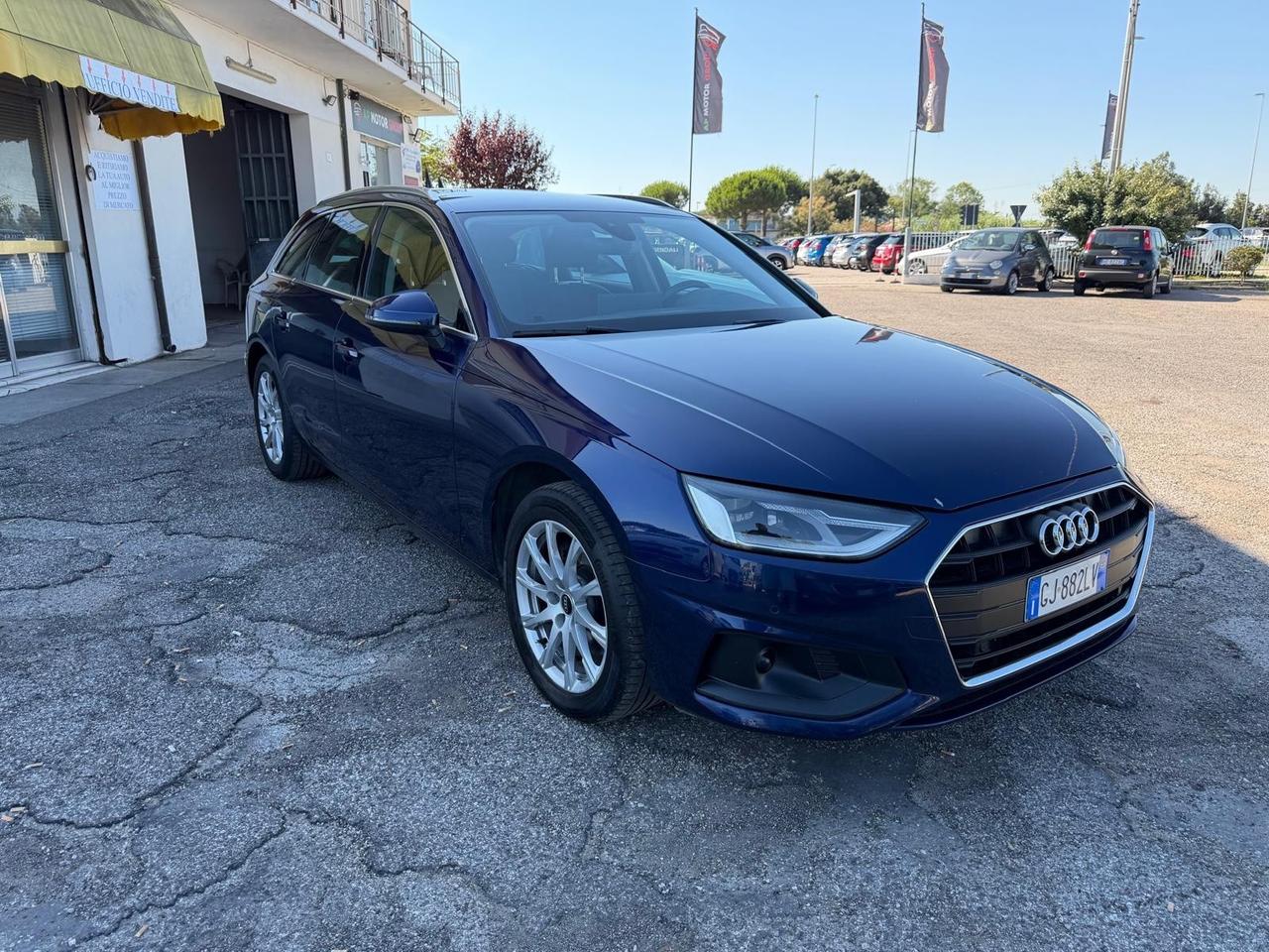 Audi A4 Avant 2022 30 TDI/136 CV S tronic ok neopatentati