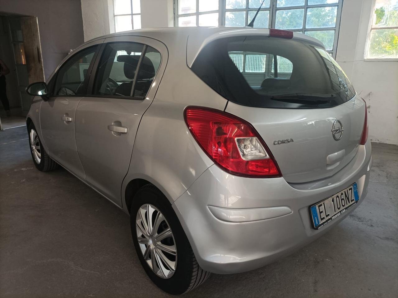 Opel Corsa 1.2-2012- 5 porte GPL-SOLO 114000KM