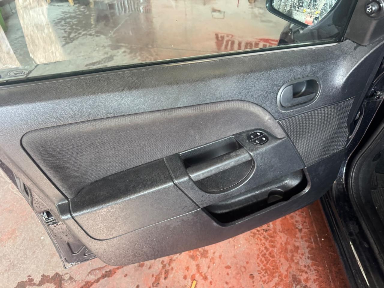 FORD FIESTA 1.4 TDCI 5 FRIZIONE NUOVS