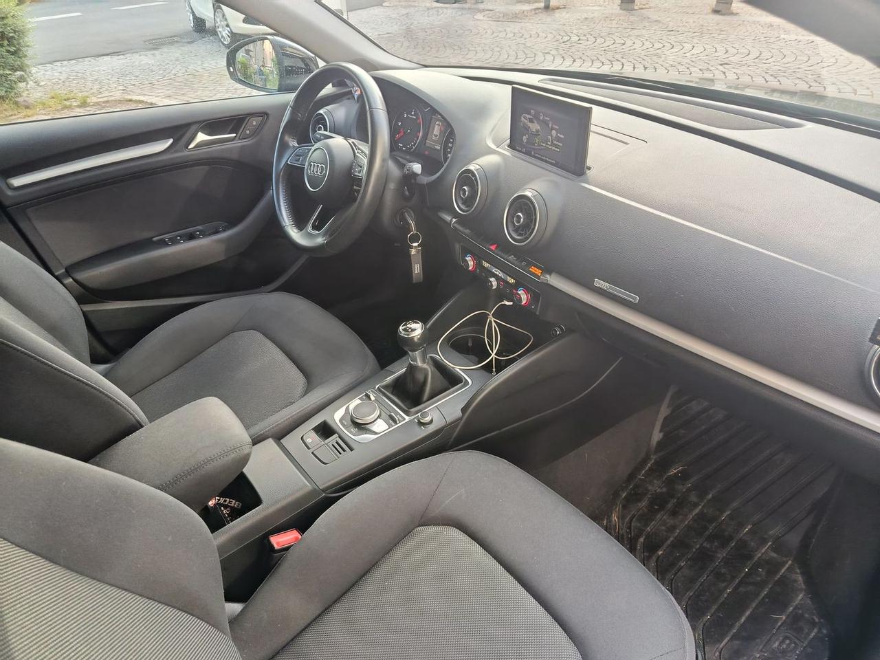 Audi A3 Business 1.6 30 TDI #10427