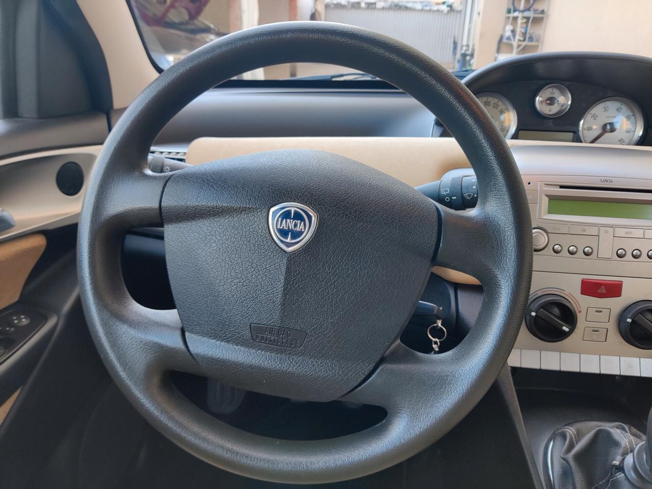Lancia Ypsilon 1.2 Benz