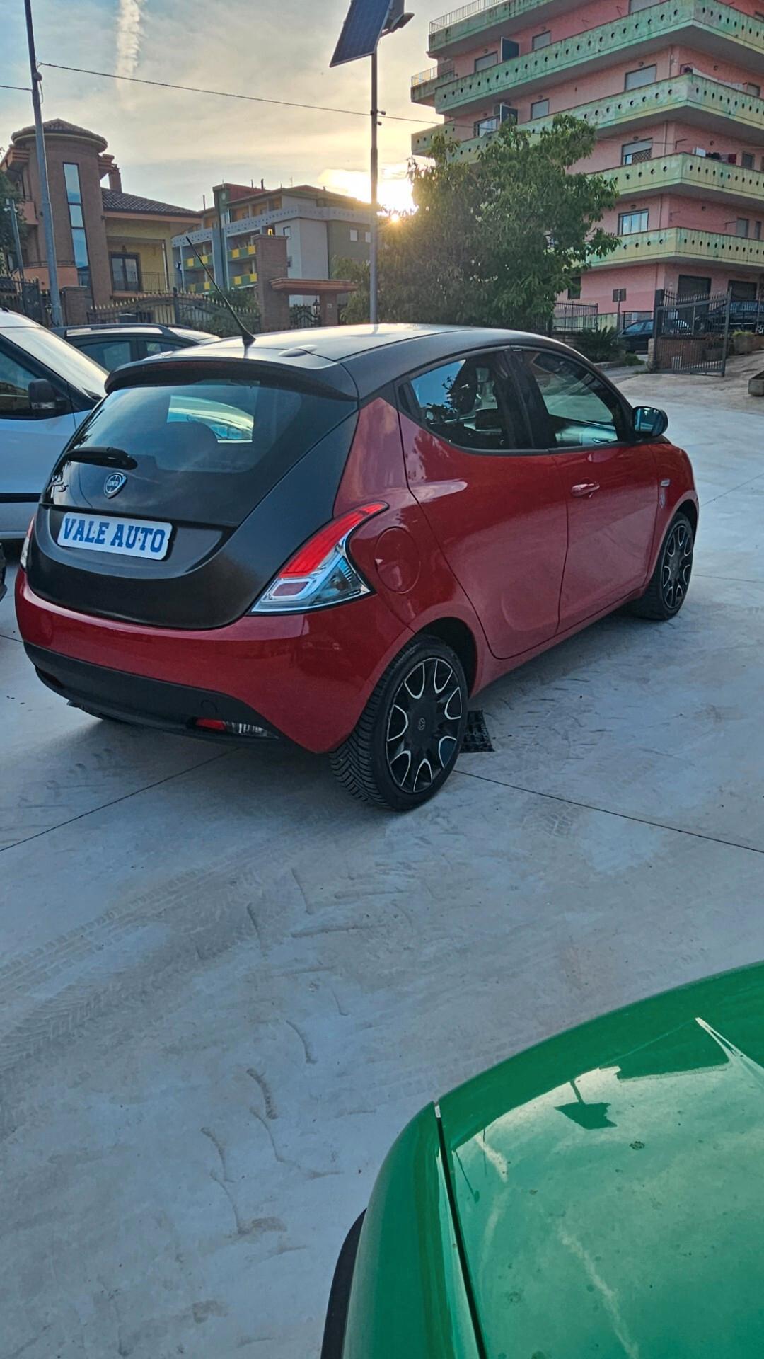 Lancia Ypsilon 0.9 TwinAir 85 CV 5 porte S&S DFN 30th Anniversary
