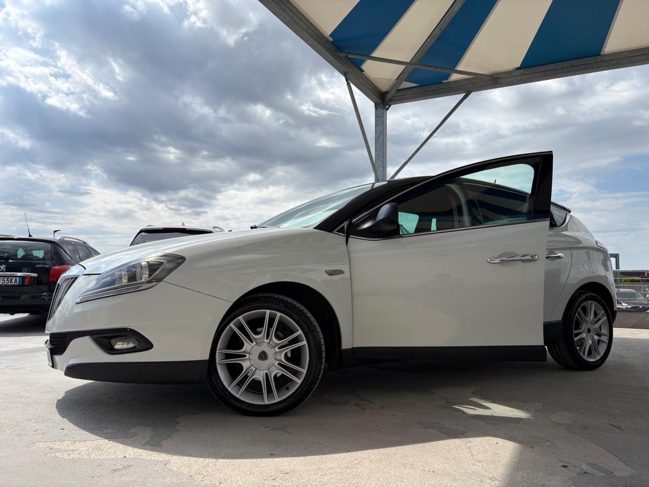 Lancia Delta 1.6 MJT DPF Selectronic Oro