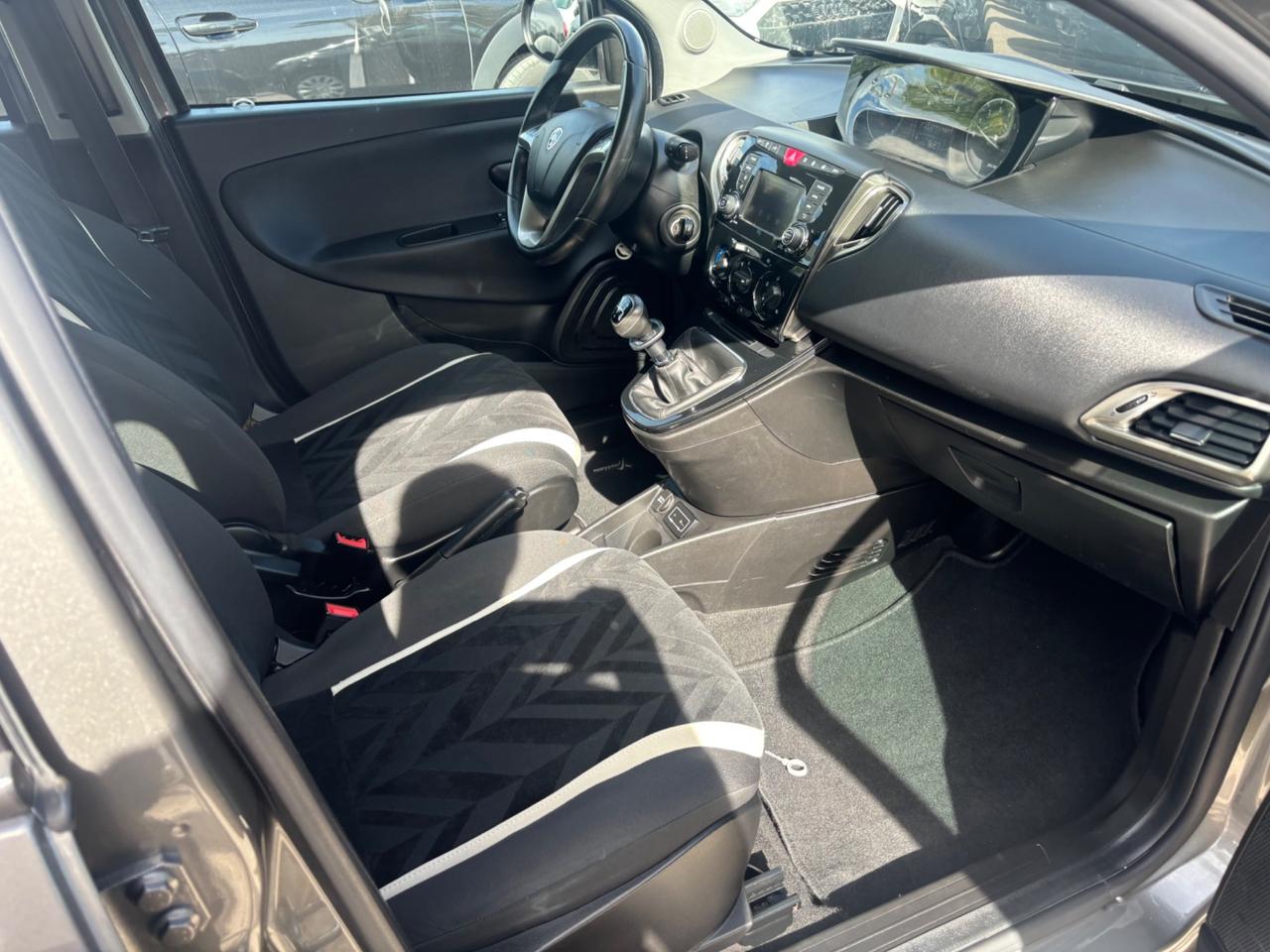 LANCIA YPSILON 1.2 GPL DI SERIE FULL OPT