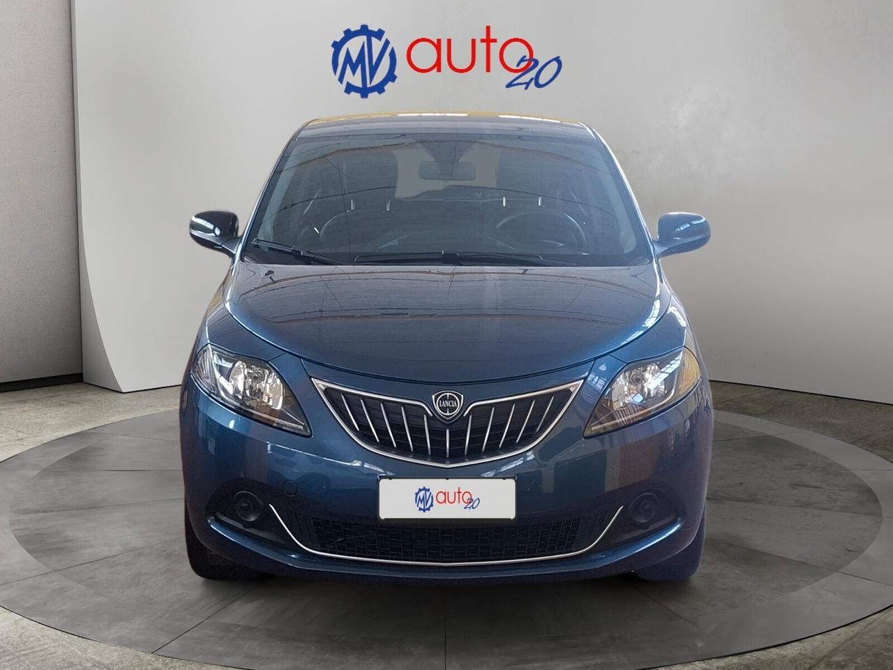Lancia Ypsilon 1.0 FireFly 5 porte S&S Hybrid Ecochic Silver