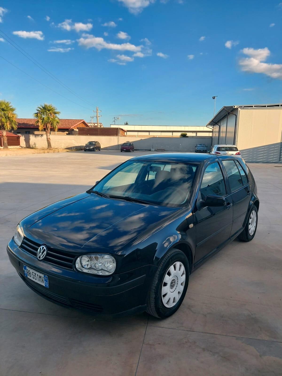 Volkswagen Golf 1.6 cat 5 porte Highline GPL