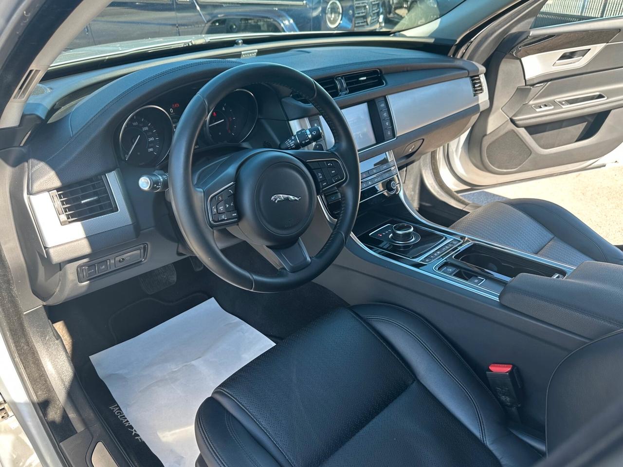 Jaguar XF 2.0 D 180 CV Prestige /NAVI/PELLE/CAMERA/FULL