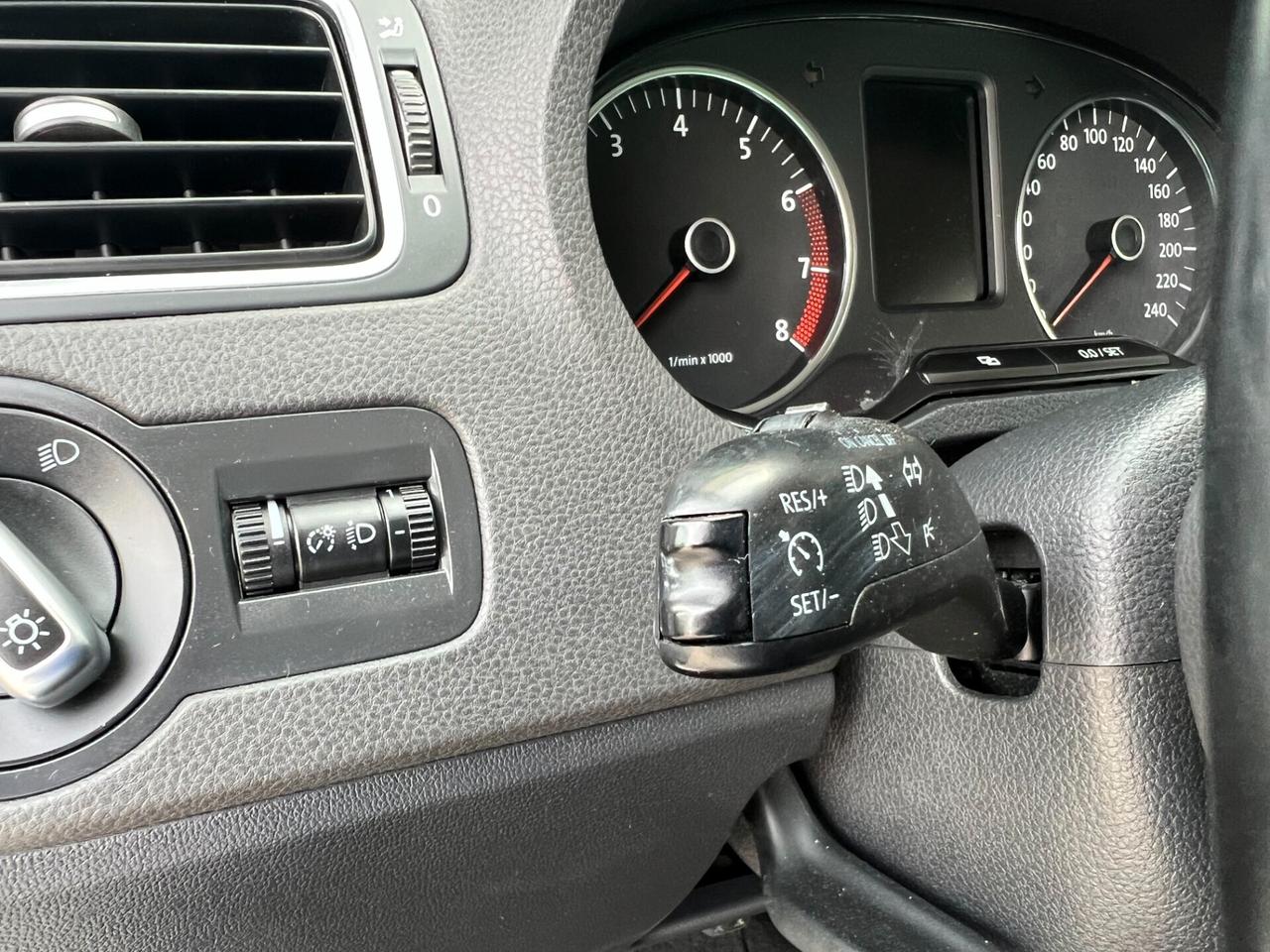 Volkswagen Polo 1.2 R-LINE/ GARANZIA