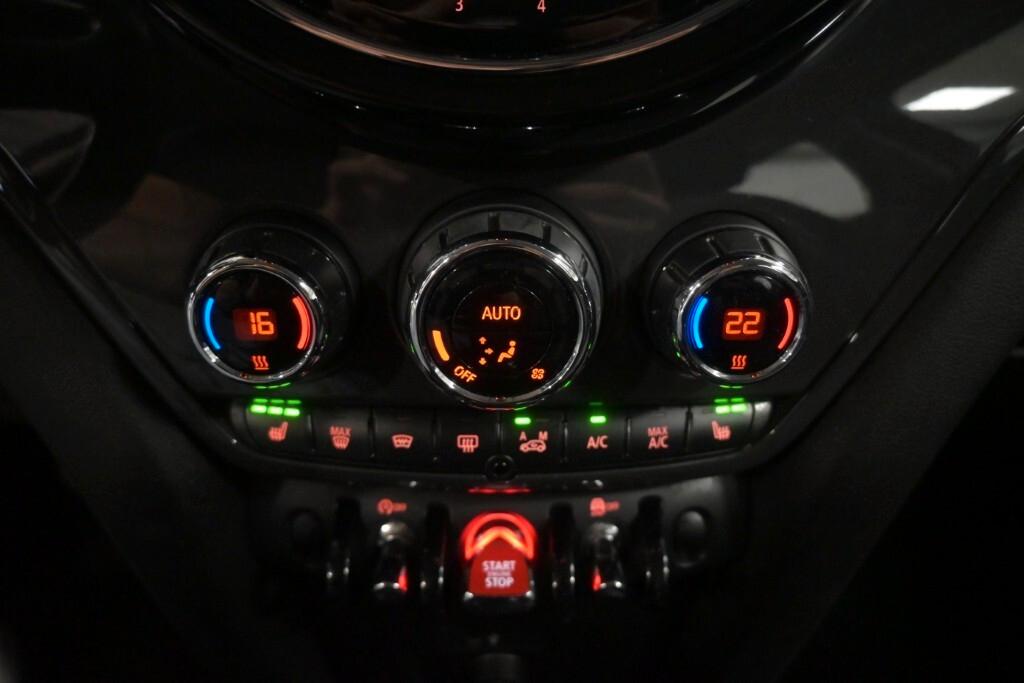 MINI COUNTRYMAN COOPER 2.0D 150CV STEPTRONIC BUSINESS ( FARI LED ADATTIVI - COCKPIT - CRUISE - HEAD-UP DISPLAY - NAVI - CARPLAY - SENSORI POST. - TELECAMERA POST. - CERCHI 17 )