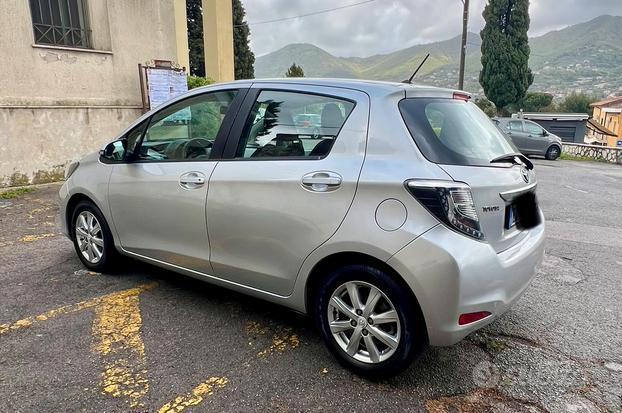 Toyota yaris automatica