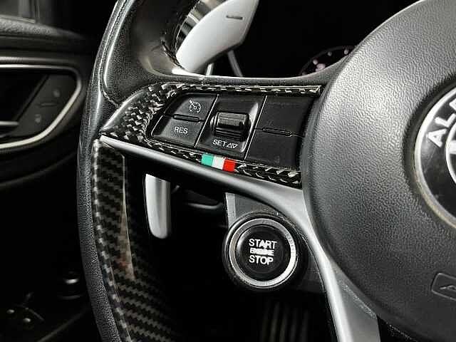 Alfa Romeo Giulia 2.2 Turbodiesel 210 CV AT8 AWD Q4 Veloce