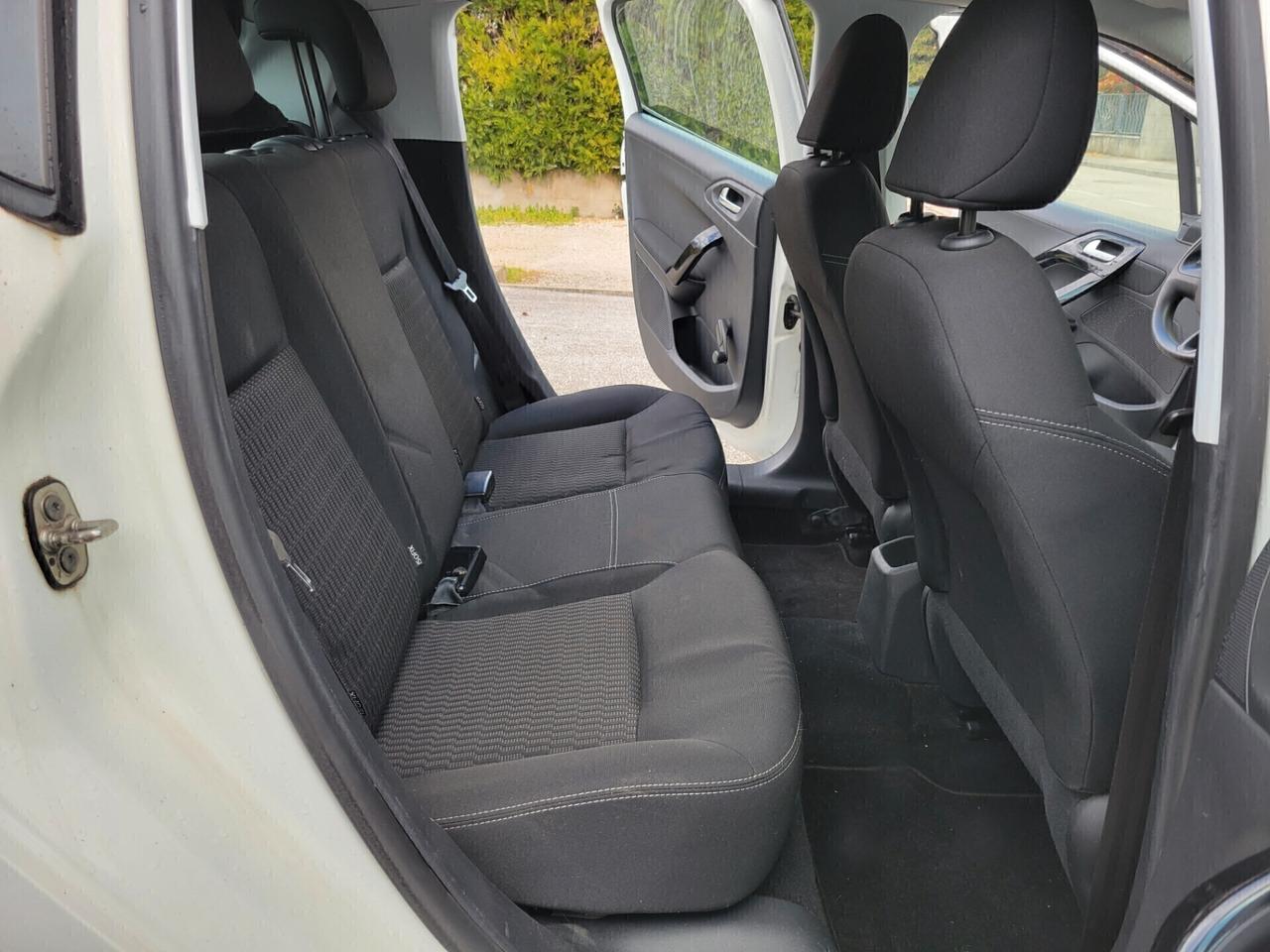 Peugeot 208 1.6 BlueHDi 75cv Active AUTOCARRO 2 POSTI NEOPATENTATI