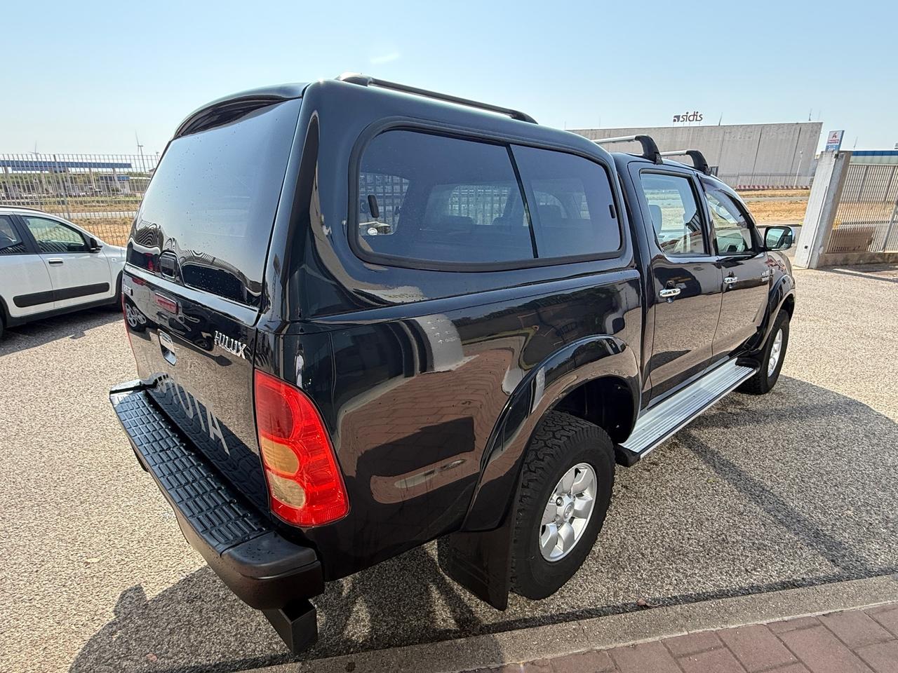 Toyota Hilux 3.0 D-4D 4WD 4p. Double Cab SR