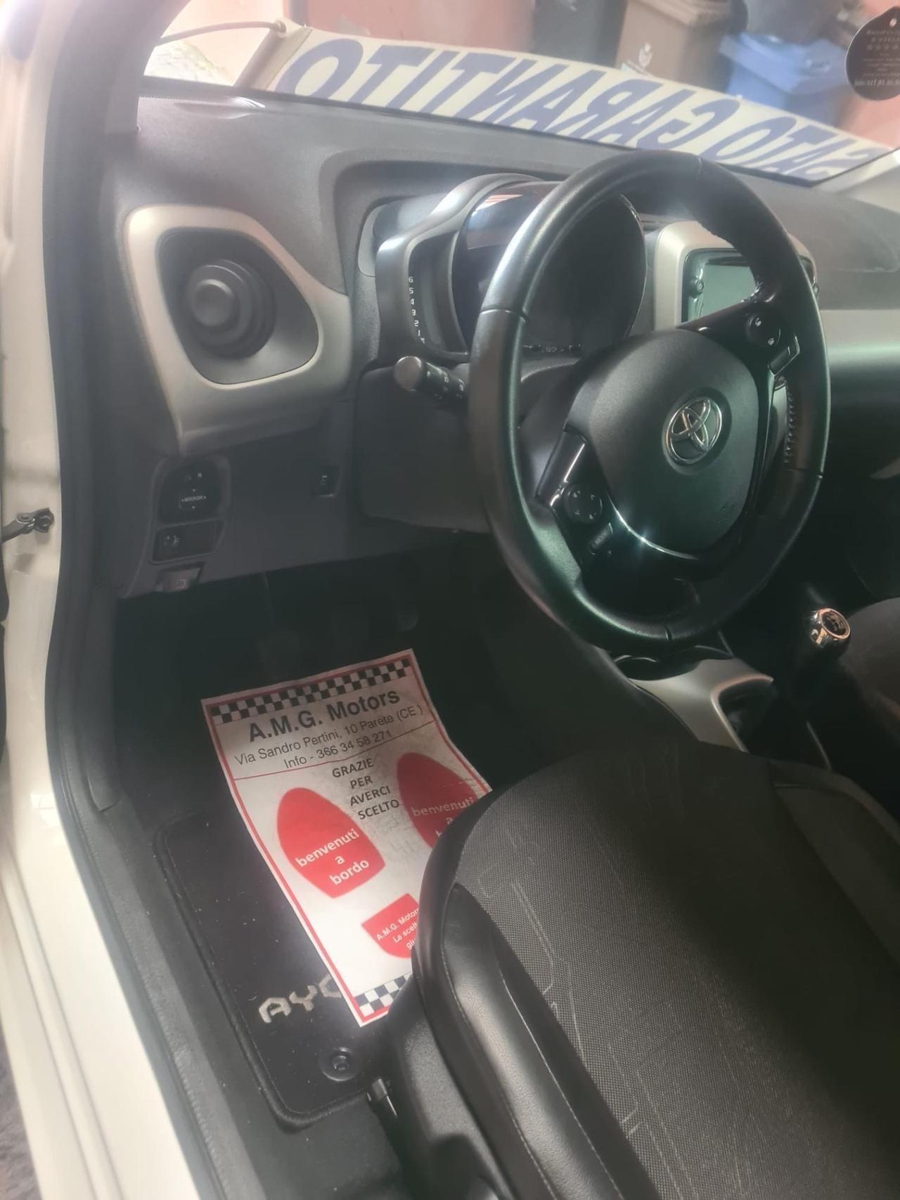 Toyota Aygo 1.0 VVT-i 69 CV 5 porte x-cool