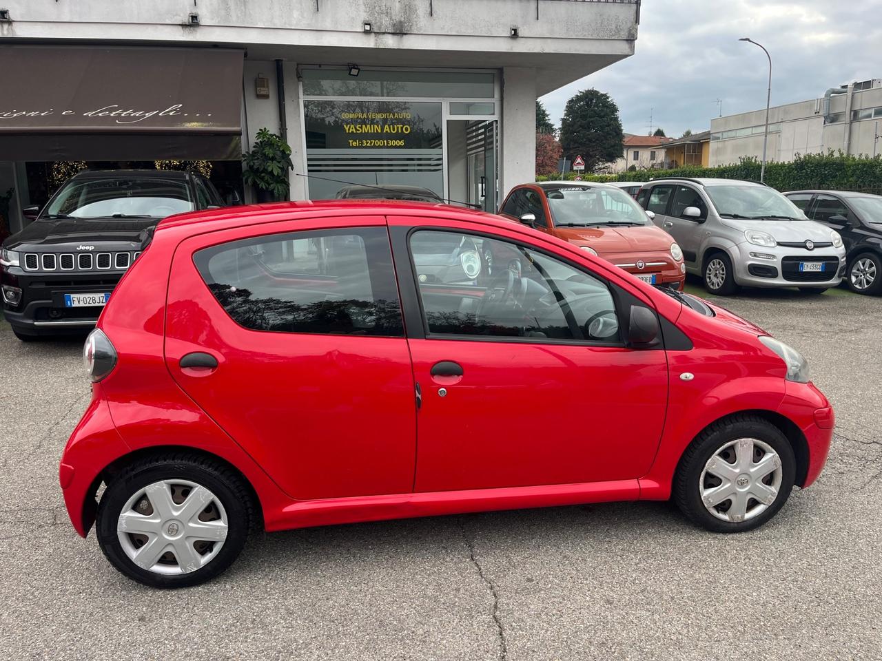 Toyota Aygo 1.0 12V VVT-i 5 porte Sol GPL/68CV/neopatentato