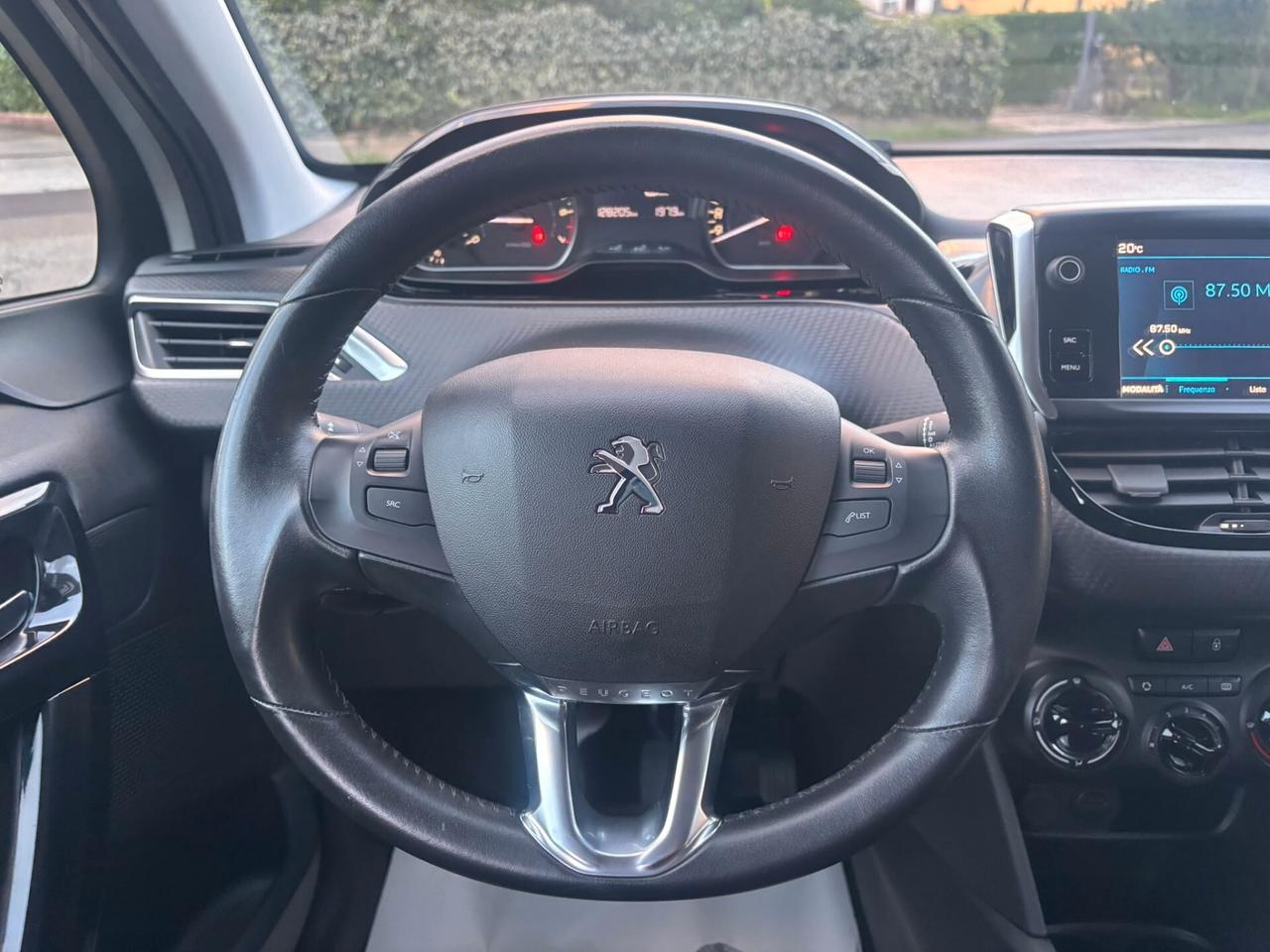Peugeot 208 PureTech 82 5 porte Allure