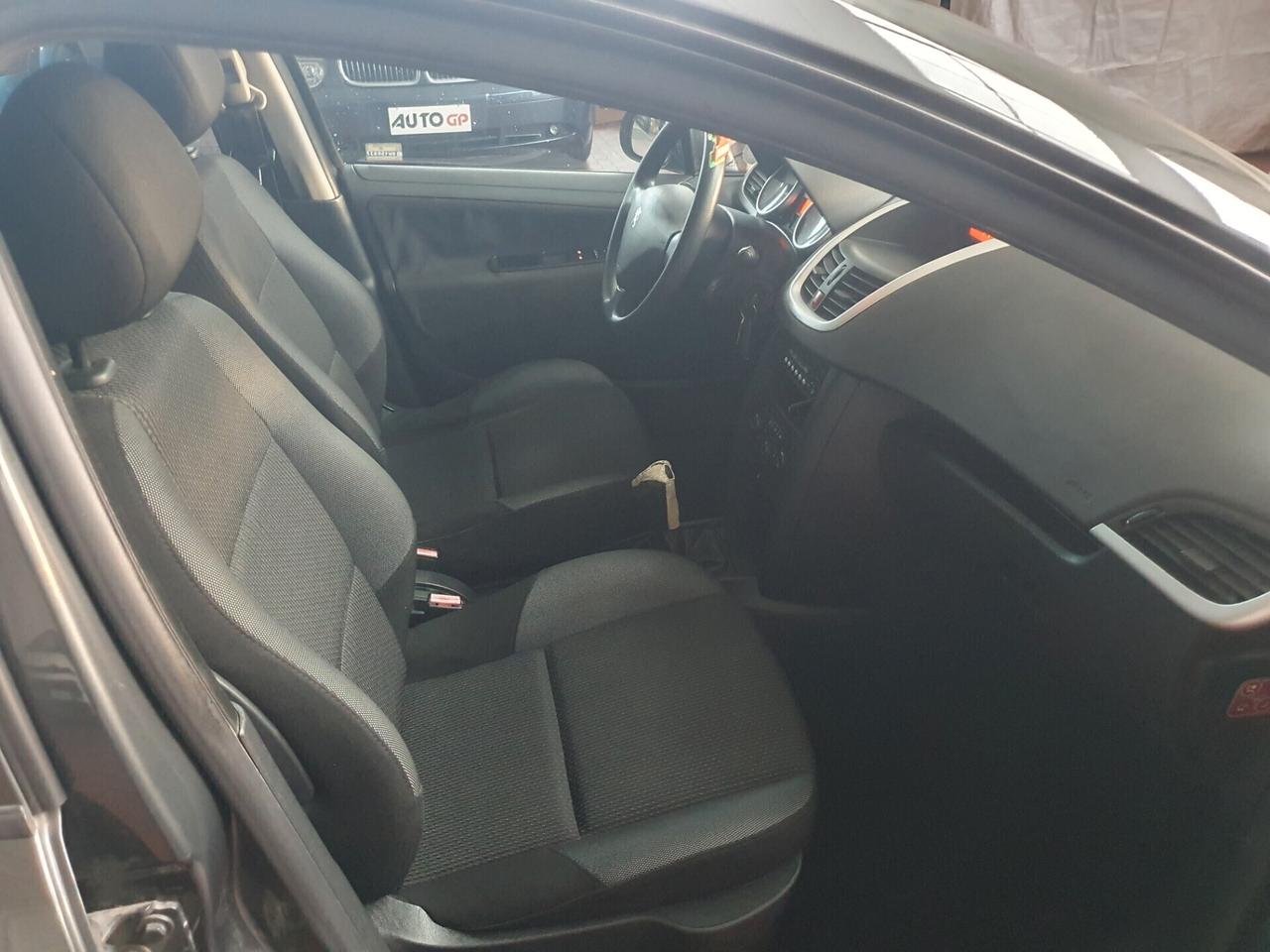 Peugeot 207 1.4 8V 75CV benzina GPL Neop 2010