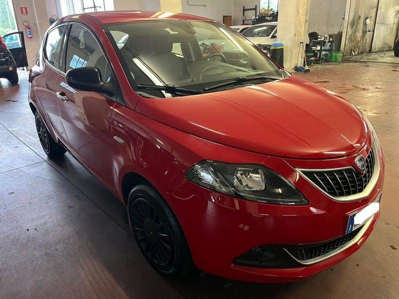 Lancia Ypsilon Ypsilon 1.0 FireFly 5 porte S&S Hybrid Ecochic Silver