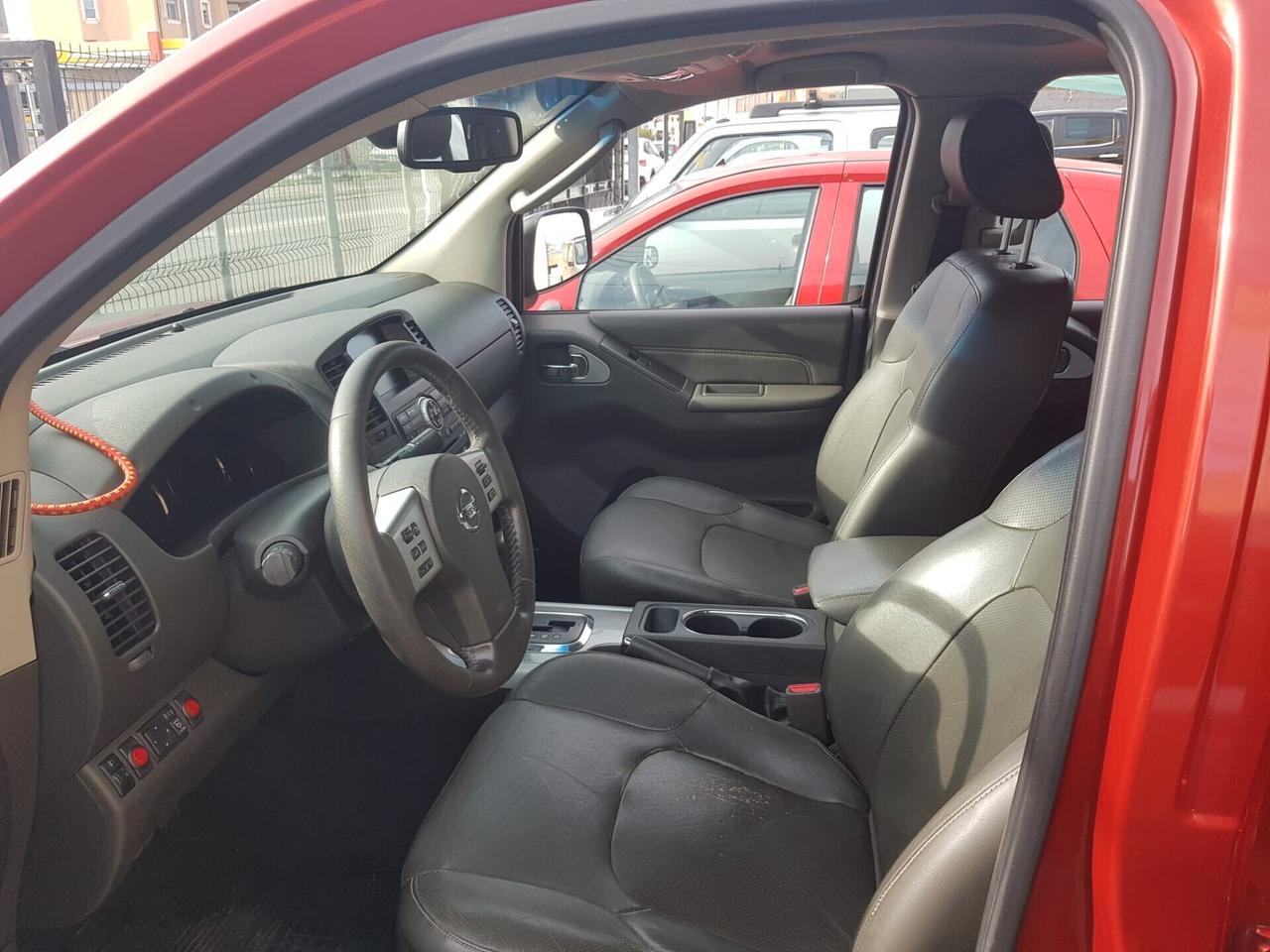 Nissan Navara 3.0 dCi 4 porte Double Cab LE V6