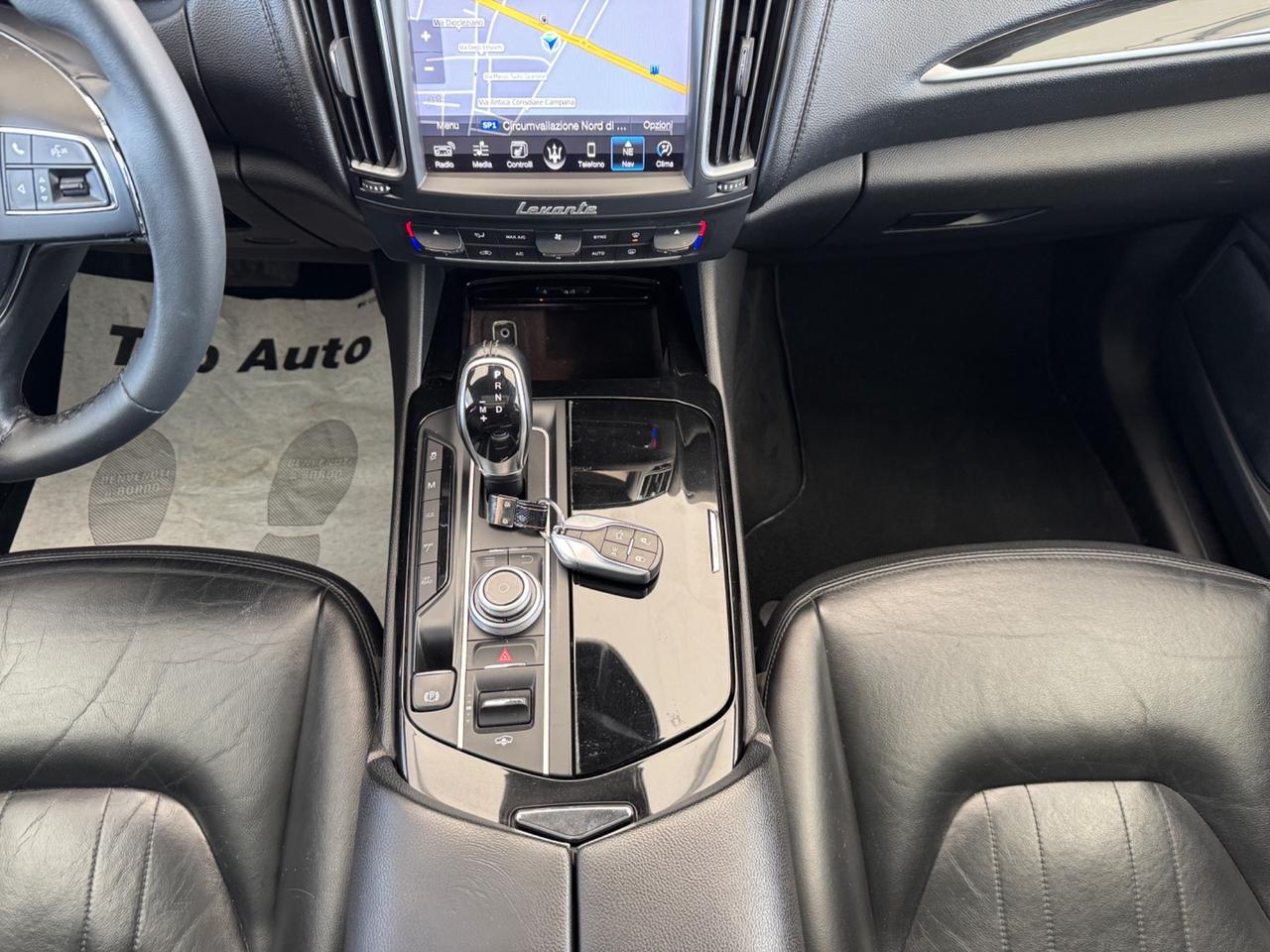 MASERATI LEVANTE V6 275 CV AWD GRANLUSSO / TETTO