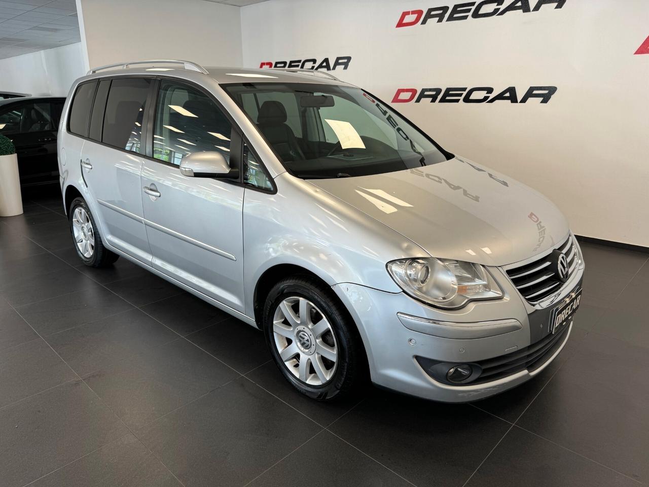 Volkswagen Touran 2.0 TDI DPF Highline 7 POSTI BEN TENUTO