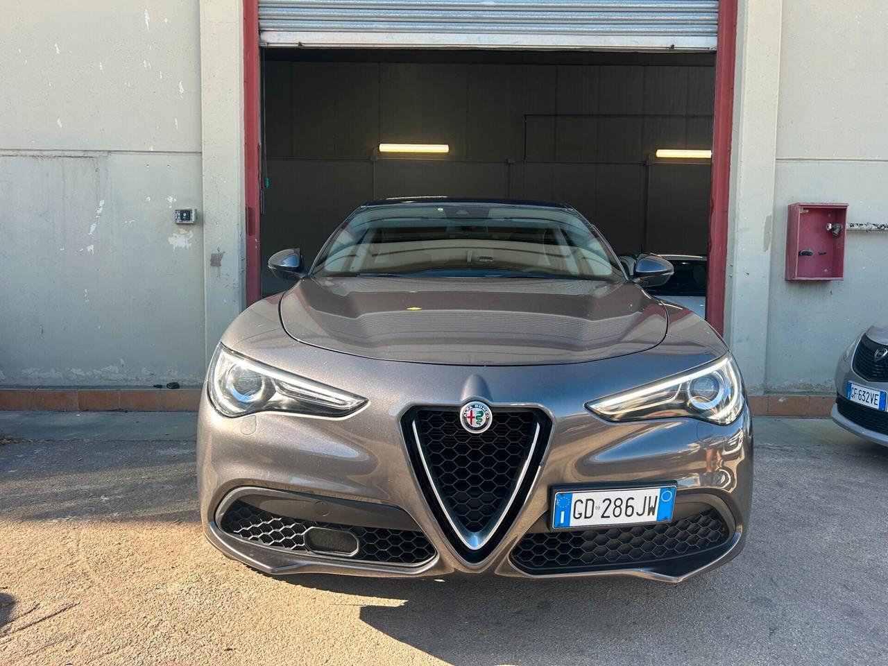 Alfa Romeo Stelvio 2.2 Turbodiesel 160 CV AT8 RWD Business