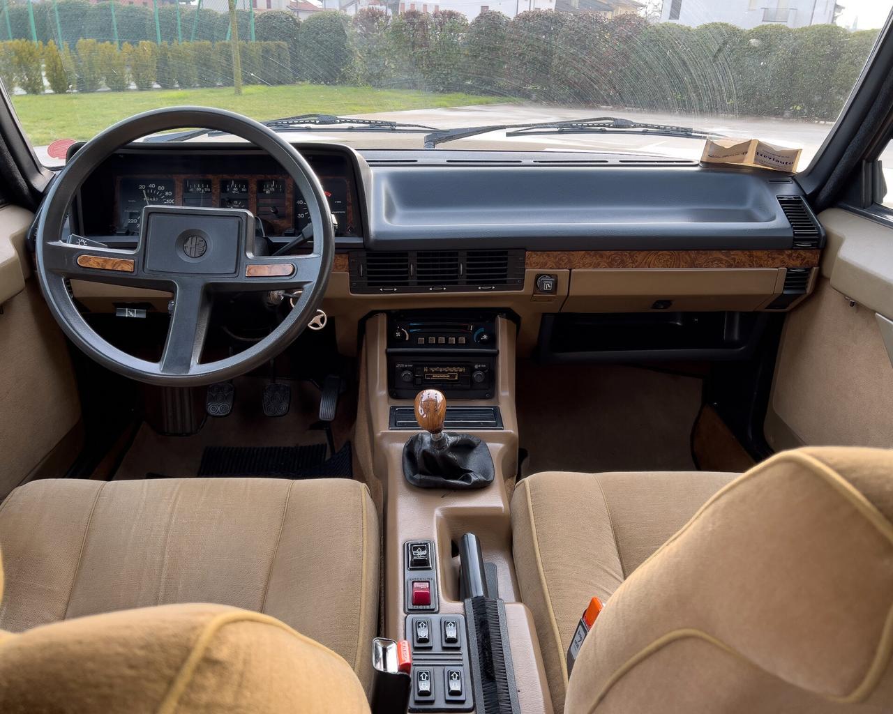 Alfa Romeo 6 2.5 V6