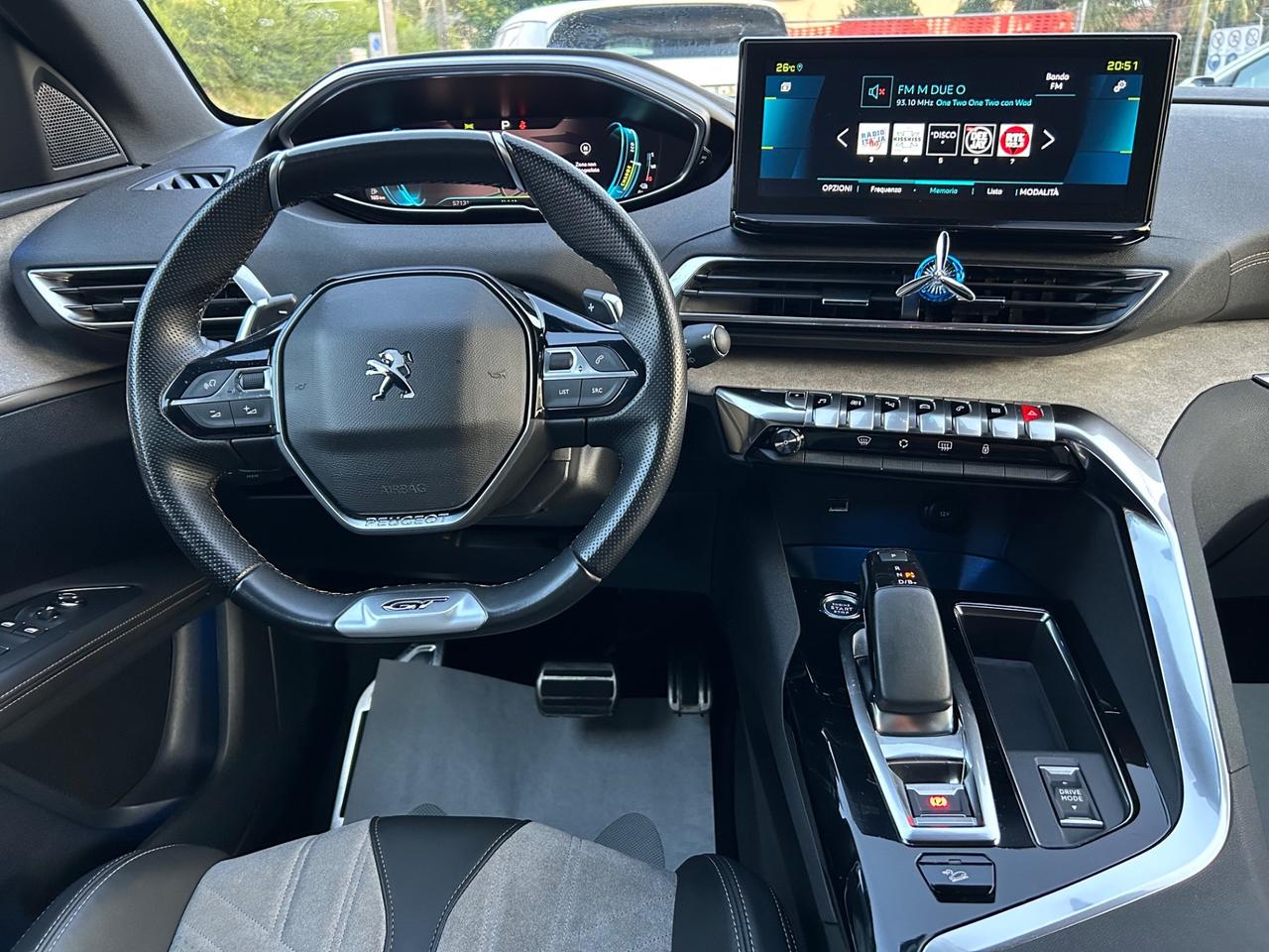 Peugeot 3008 Hybrid4 300 e-EAT8 GT