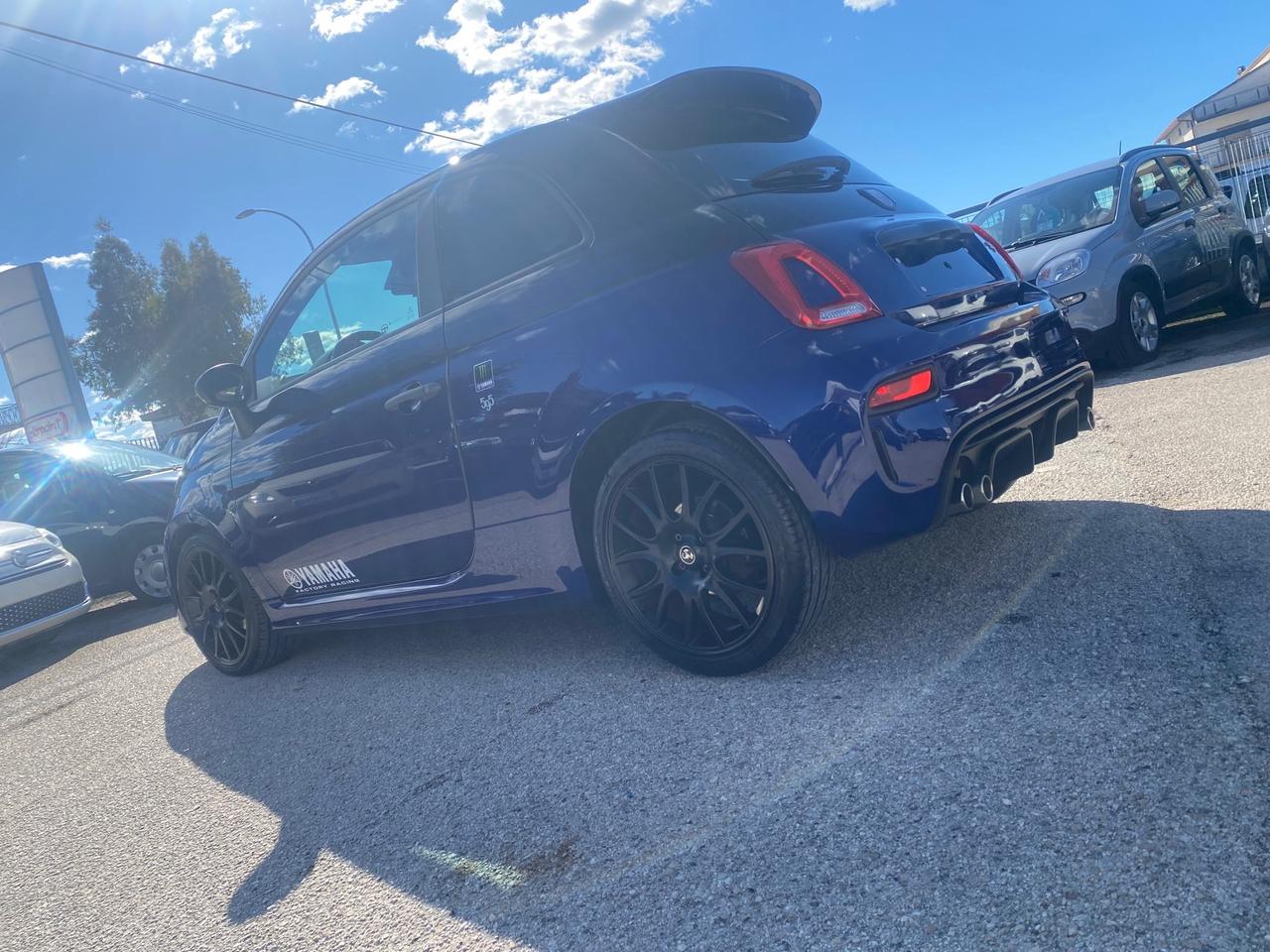 Abarth 595 1.4 Turbo T-Jet 165 CV Monster Energy Yamaha