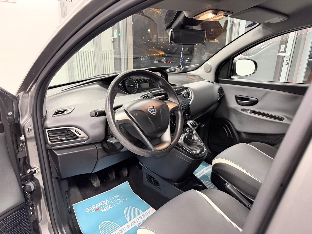 Lancia Ypsilon 0.9 TwinAir 85 CV 5 porte Metano Ecochic Elefantino