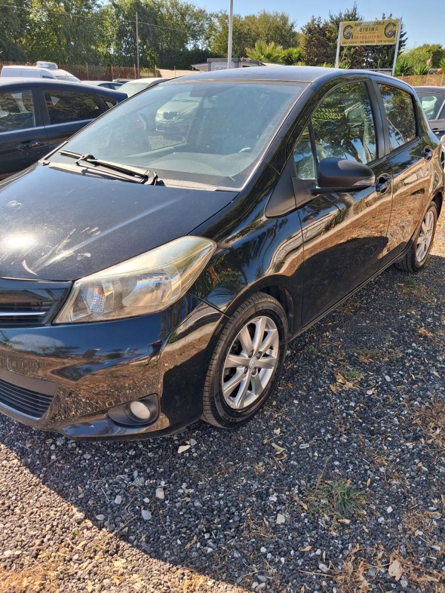 TOYOTA - Yaris - 1.4 D-4D 5p. Active