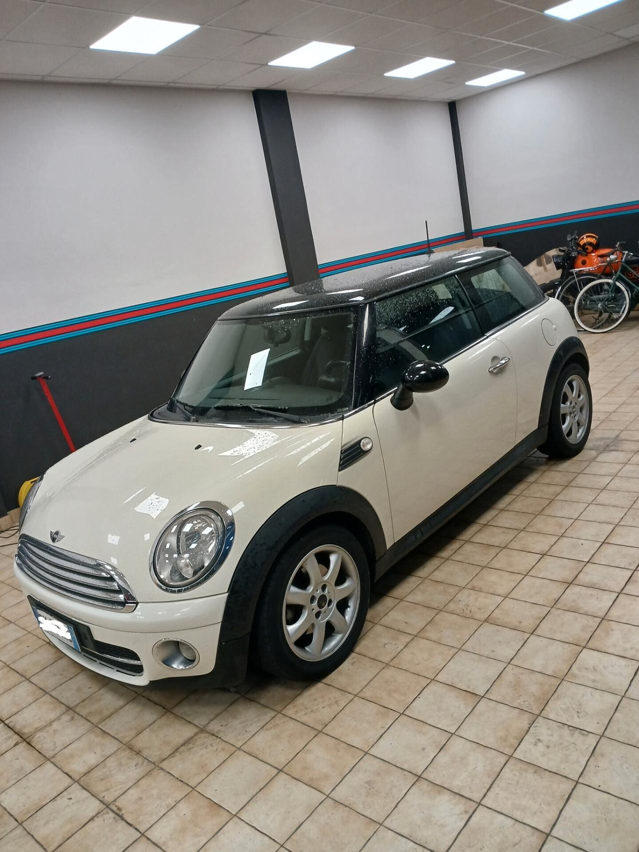 Mini 1.6 16V Cooper D model 2008 neo patentati