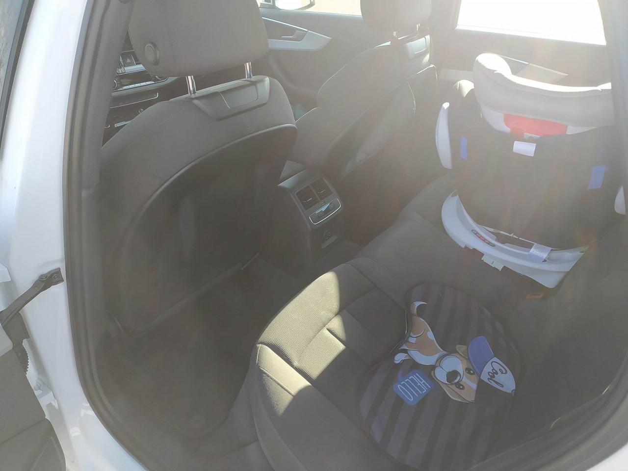 Audi A4 Business Advanced 2.0 35 TDI MHEV #8151