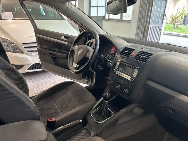 VOLKSWAGEN Golf Var. 1.9 TDI DPF Comfortline + GANCIO TRAINO