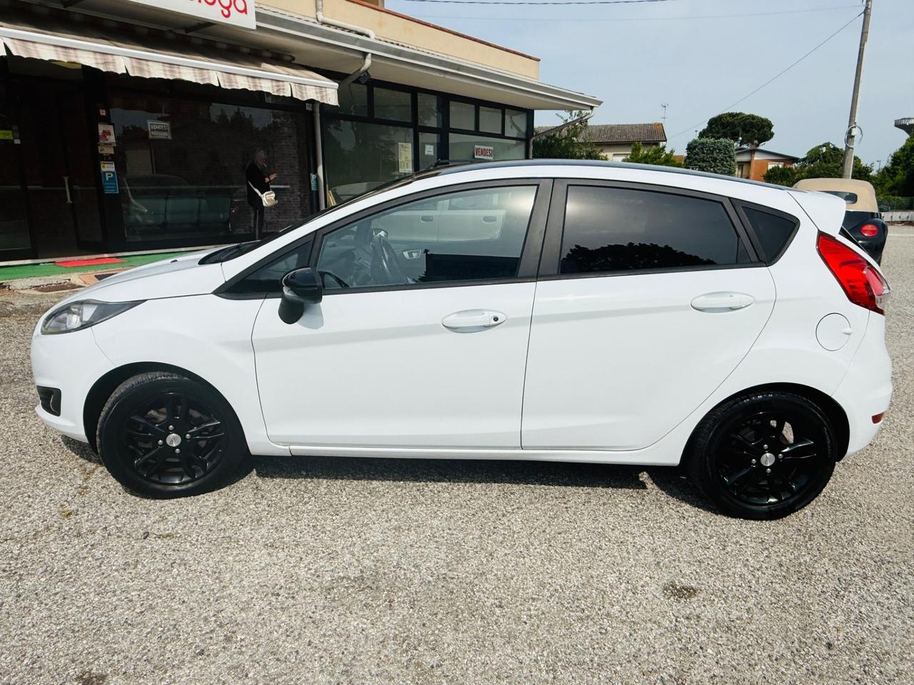 Ford Fiesta 1.2 B/GPL 82CV Black & White Edition