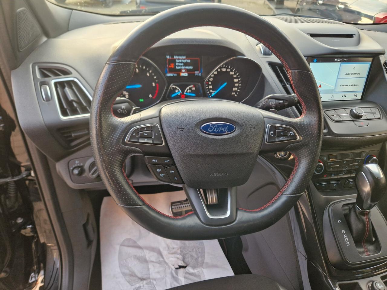 Ford Kuga 2.0 TDCI 180 CV 4WD Powershift ST-Line