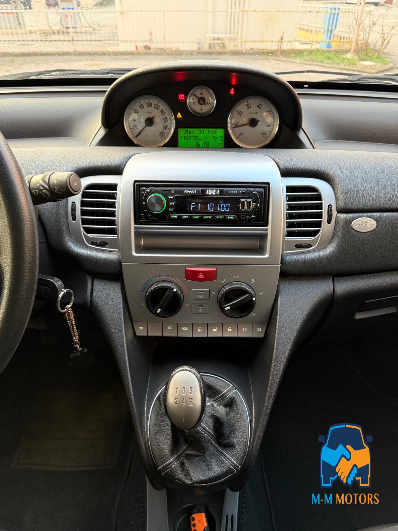 Lancia Ypsilon 3 Porte Ypsilon 1.2 8v Unyca