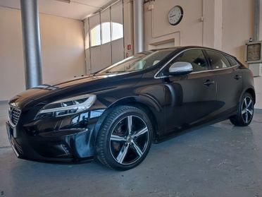 Volvo V40 D2 R-design