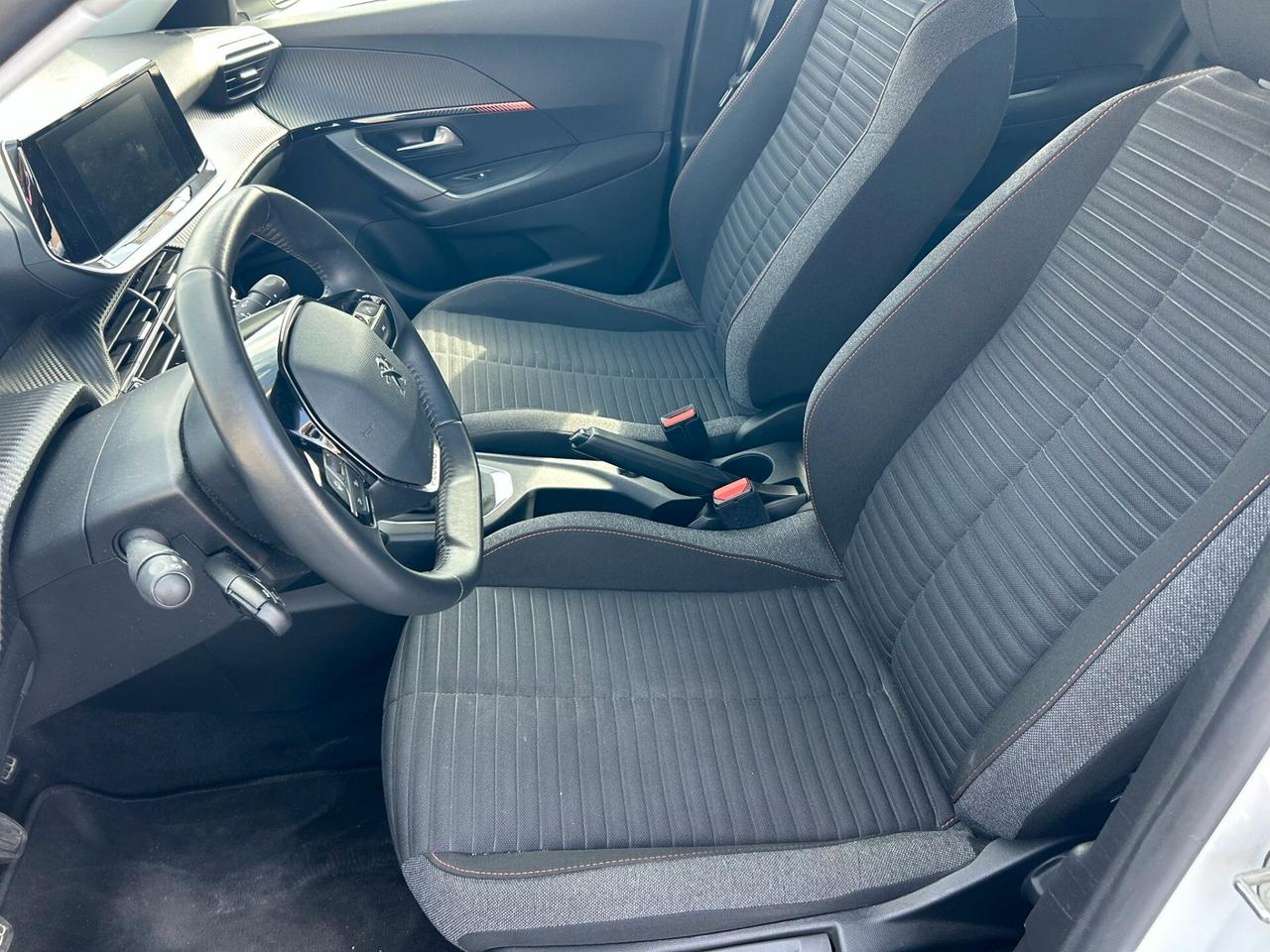 Peugeot 2008 1.5 BlueHDi 110CV 2021