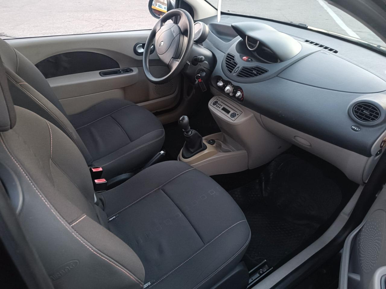 Renault Twingo 1.2 8V Dynamique