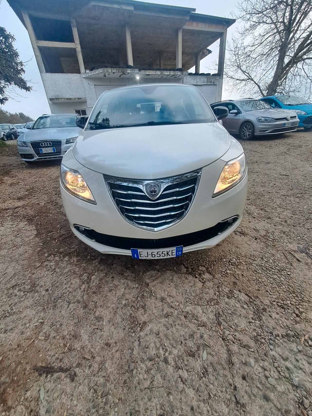 Lancia Ypsilon 1.2 69 CV 5 porte S&S Platinum