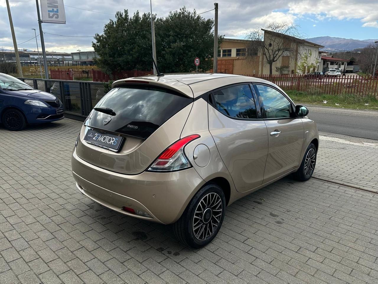 Lancia Ypsilon 1.0 firefly hybrid Maryne s&s 70cv